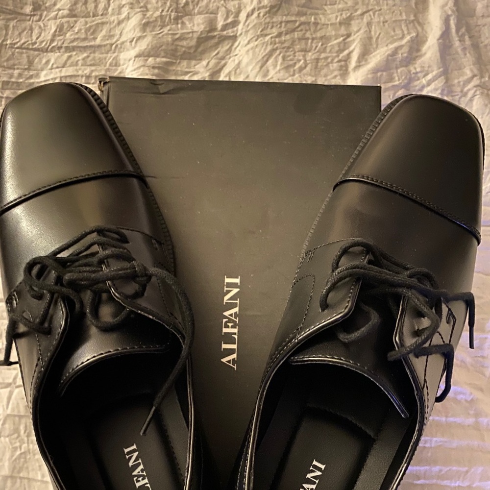 Dress shoes